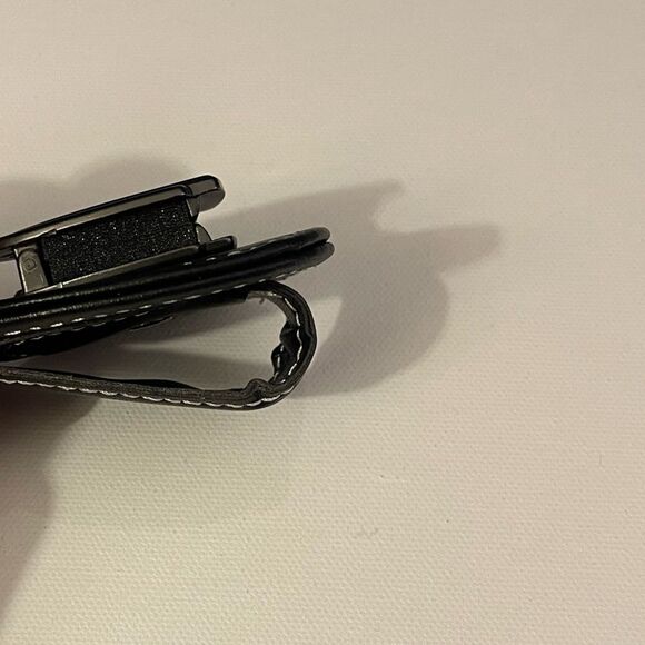 Ford Sunglass Holder for Car with Logo Black PU Leather NWT - Picture 6 of 9